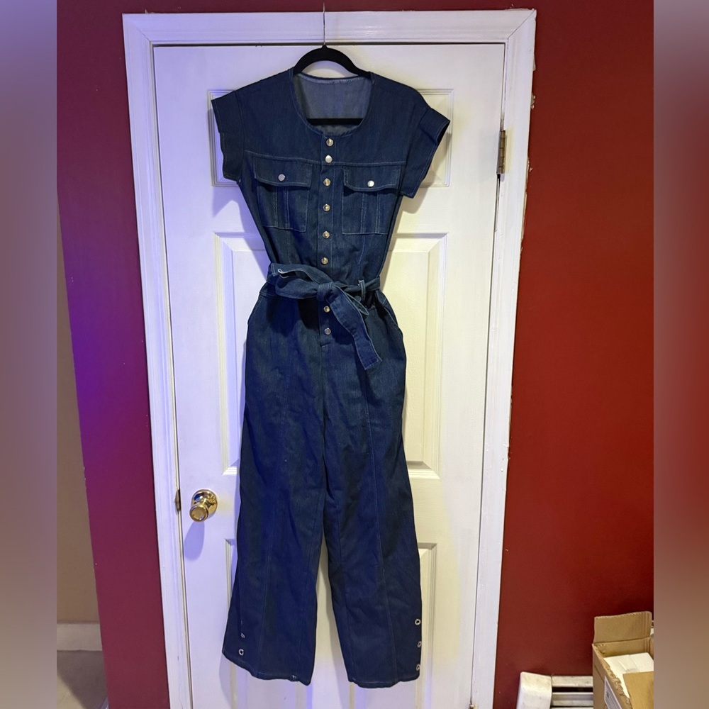 Stylish Blue Jumpsuit with Belt